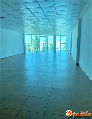 Oficina en venta en Zona de la Vega en Antequera