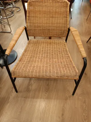 Sillón Ikea Ratán y Metal Negro