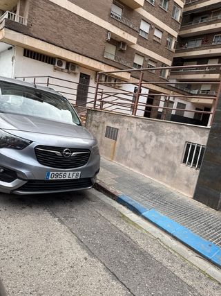 Se alquila plaza de garaje para moto