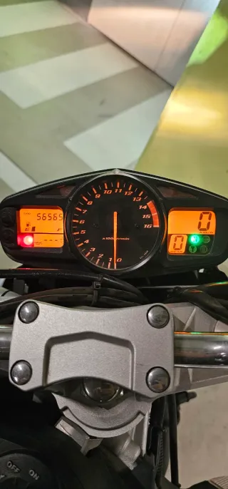 Suzuki GSR600