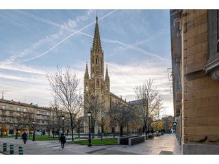 Local comercial en alquiler en Centro en San Sebastián-Donostia