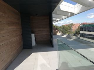 Ático en alquiler en Salvador en Madrid