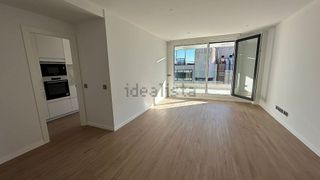 Ático en alquiler en Salvador en Madrid