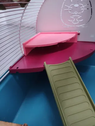 Jaula para hámster con accesorios