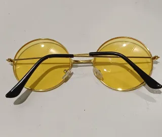 Gafas redondas retro doradas amarillas