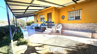 Chalet en venta en Ctra de Sevilla - Ronda sur en Badajoz