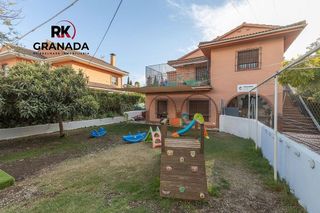 Chalet en venta en Ogíjares