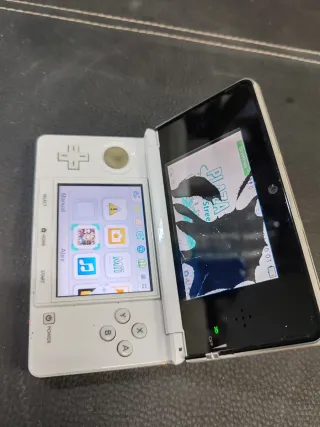 Nintendo 3DS Blanca y Negra