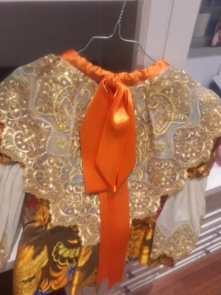 Traje de Fallera con 2 Corpiños.Talla 36/38