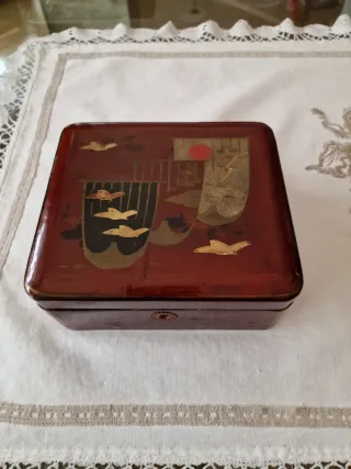 Caja japonesa madera lacada 1910