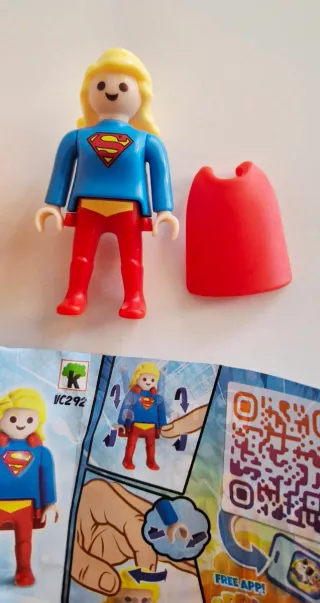 Sorpresa Kinder Playmobil Supergirl DC 2025