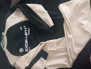 Conjunto Sudadera y Pantalón Beige/Negro