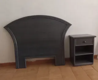 Mesita de noche y cabezal de cama color azul