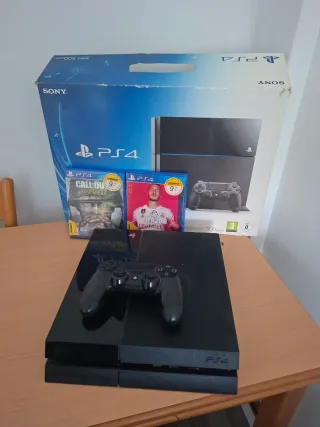 PS4 500GB + 2 Juegos y mando.