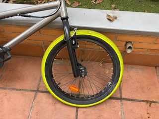 Bicicleta BMX 20 plateada