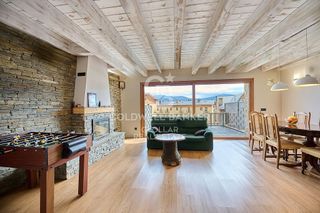 Casa adosada en venta en Puigcerdà