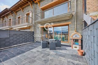 Casa adosada en venta en Puigcerdà