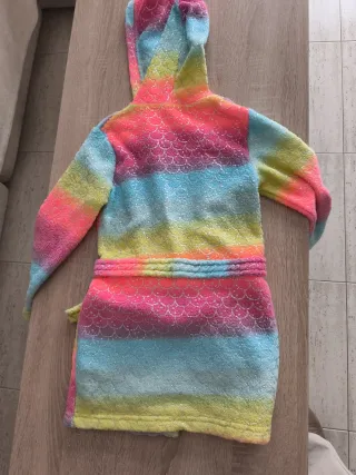 Bata niña talla 6 arcoíris