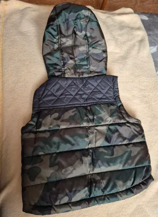 Chaleco acolchado infantil camuflaje