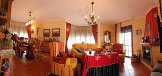 Chalet en venta en La Granja-La Colina-Los Pastores en Algeciras