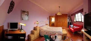 Chalet en venta en La Granja-La Colina-Los Pastores en Algeciras