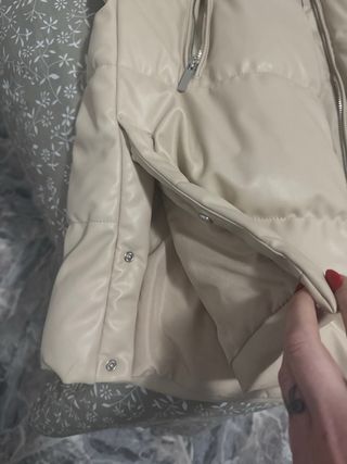 Chaleco Zara Beige con Capucha