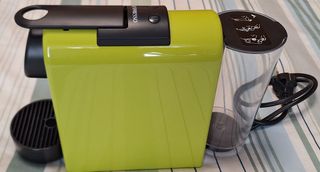 Cafetera Nespresso Essenza Mini Verde Lima