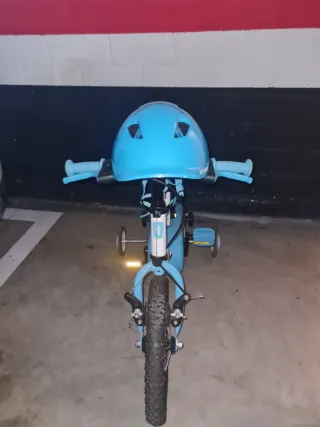 Bicicleta Btwin 14 con ruedines