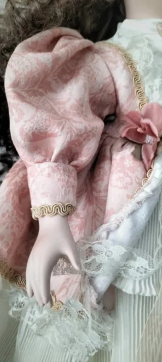 Bambola porcellana da esposizione