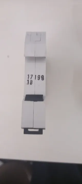 7 Interruttori magnetotermici AVE C10