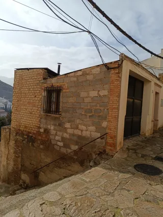 Cochera con opción de construir vivienda