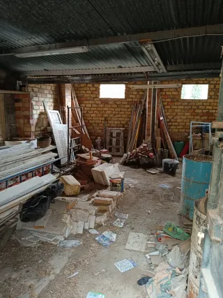 Cochera con opción de construir vivienda