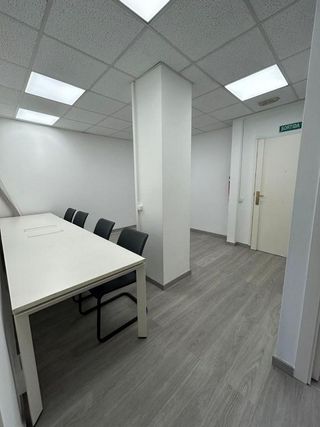 Oficina en venta en Porta en Barcelona