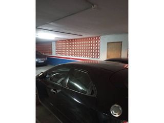 Garaje en venta en Les Roquetes en Barcelona