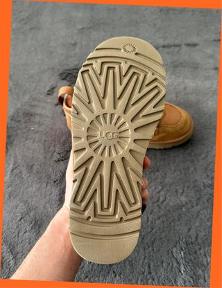 UGG Lowmel Botines Marrones Talla 40