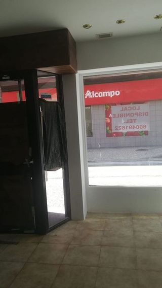 Local comercial en alquiler en La Granja en Zaragoza