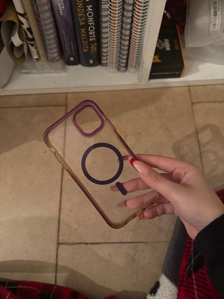 Funda transparente iPhone 11 con MagSafe morada