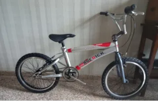 Bicicleta BMX Maverick Plata