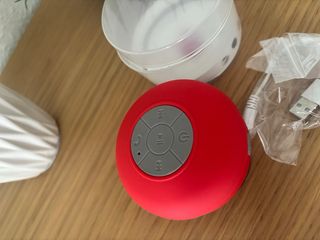 Altavoz música ventosa resistente agua