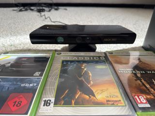 Xbox 360 120GB + 14 Juegos + Accesorios