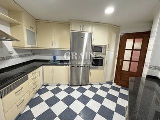 Casa adosada en venta en Santa Cruz - Industria - Polígono Campollano en Albacete