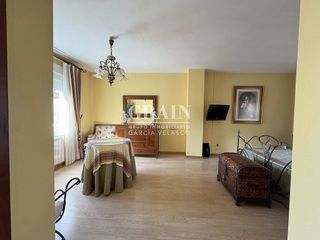 Casa adosada en venta en Santa Cruz - Industria - Polígono Campollano en Albacete