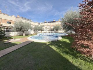 Casa adosada en venta en Santa Cruz - Industria - Polígono Campollano en Albacete