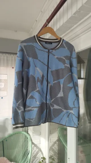 Chaqueta de punto con estampado floral