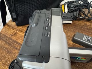 Videocámara Samsung Hi8 Digital Zoom 880x