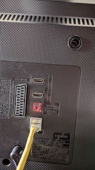 Televisor Samsung 32" UE32J5200AWXXC