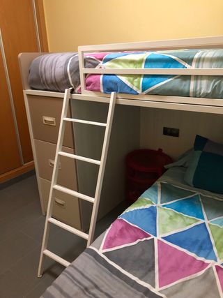 Habitación nido madera y tela