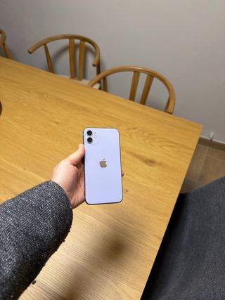 iPhone 11 64GB Morado