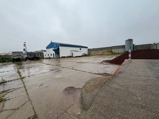 Nave industrial en venta en Coria del Río