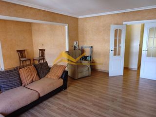 Piso en venta en Linares